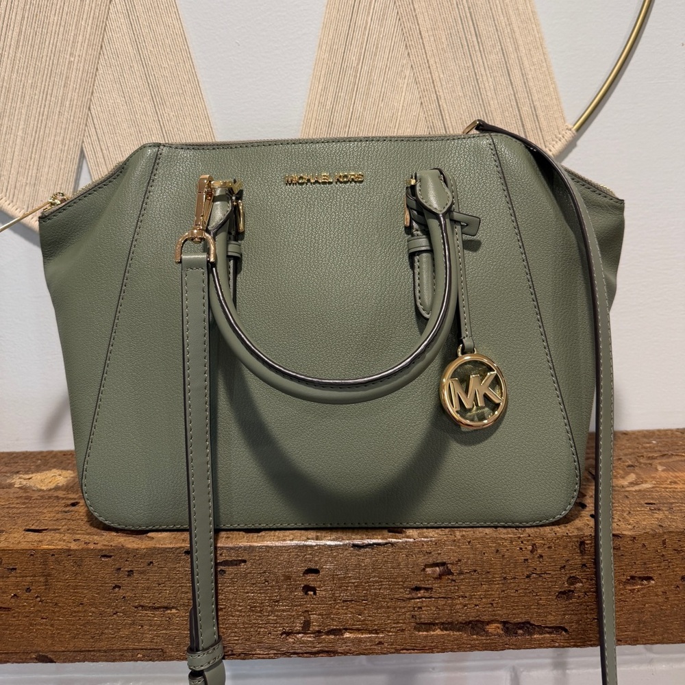 New! MK! - Picture 4 of 17